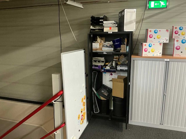 Archiefkast met inhoud - afbeelding 1 van  6