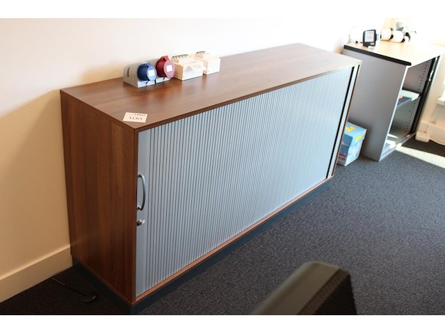 Archiefkast met roldeur. afmeting 160 x 42 x 82 cm. - afbeelding 1 van  2