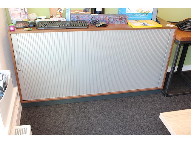 Archiefkast met roldeur. afmeting 160 x 42 x 82 cm. - afbeelding 1 van  2