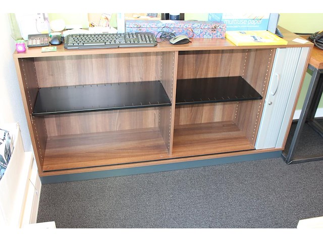 Archiefkast met roldeur. afmeting 160 x 42 x 82 cm. - afbeelding 2 van  2