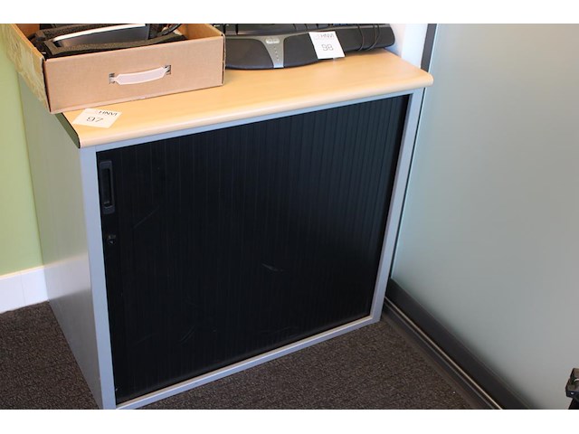 Archiefkast met roldeur. afmeting 81 x 50 x 75 cm. - afbeelding 1 van  2