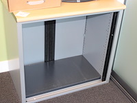 Archiefkast met roldeur. afmeting 81 x 50 x 75 cm. - afbeelding 2 van  2