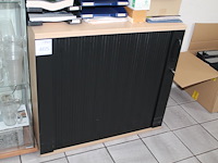 Archiefkast met roldeur. sleutel aanwezig. afmeting 80 x 45 x 75 cm. let op: exclusief inhoud. - afbeelding 1 van  2