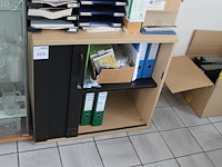 Archiefkast met roldeur. sleutel aanwezig. afmeting 80 x 45 x 75 cm. let op: exclusief inhoud. - afbeelding 2 van  2