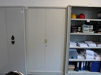 Archiefkast met twee roldeuren , afm. 110 x 45 x 194 cm.