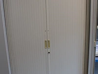 Archiefkast met twee roldeuren , afm. 110 x 45 x 194 cm. - afbeelding 2 van  3