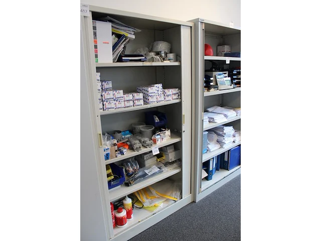 Archiefkast met twee roldeuren , afm. 110 x 45 x 194 cm. - afbeelding 3 van  3