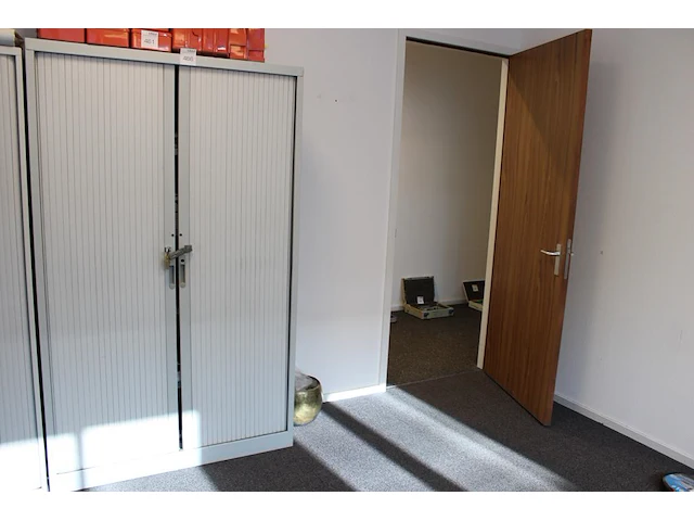 Archiefkast met twee roldeuren, afm. 120 x 48 x 198 cm. - afbeelding 1 van  3