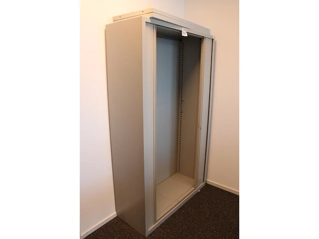 Archiefkast met twee roldeuren. afmeting 120 x 45 cm. hoogte 197 cm - afbeelding 2 van  2