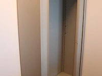 Archiefkast met twee roldeuren. afmeting 120 x 45 cm. hoogte 197 cm - afbeelding 2 van  2