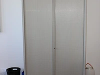 Archiefkast met twee roldeuren. afmeting 120 x 45 cm. hoogte 197 cm - afbeelding 2 van  2