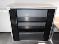 Archiefkast met twee roldeuren. afmeting 120 x 46 x 122 cm. - afbeelding 2 van  2