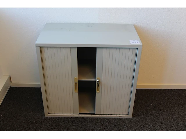 Archiefkastje met twee roldeuren. afmeting 80 x 45 cm. hoogte 73,5 cm - afbeelding 1 van  2