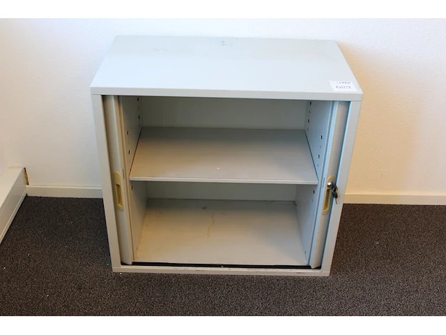 Archiefkastje met twee roldeuren. afmeting 80 x 45 cm. hoogte 73,5 cm - afbeelding 2 van  2