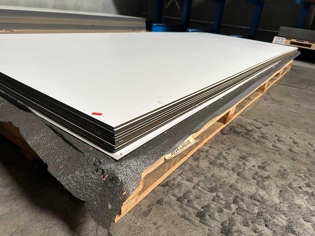 Archipan g-com 3103 hagelwit hpl plaat 3050x1300x6mm - afbeelding 1 van  3