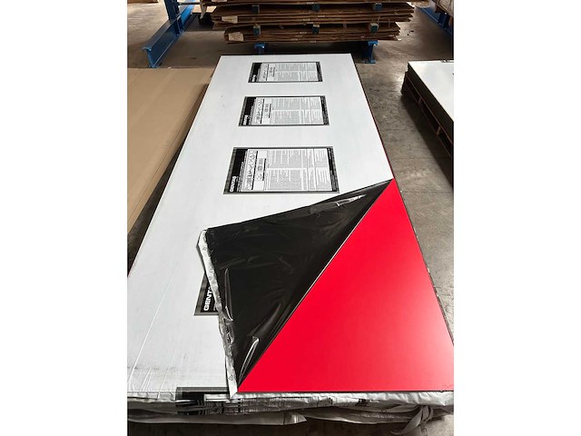 Archipan g-com 3126 rood uv+ hpl plaat 3050x1300x6mm - afbeelding 2 van  3