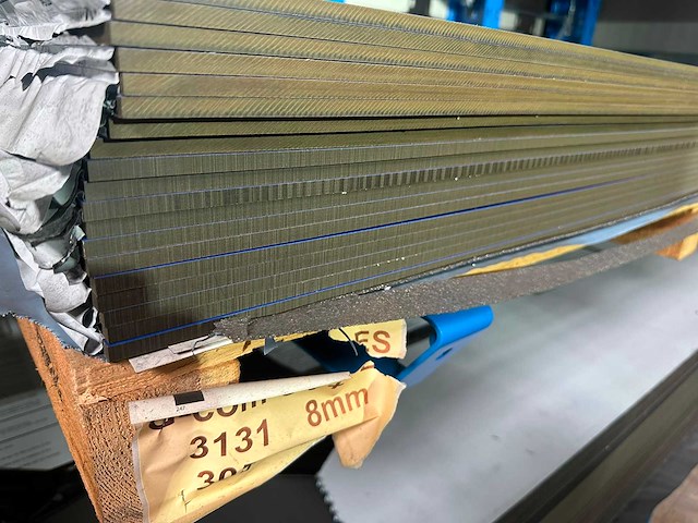 Archipan g-com 3131 gentiaan blauw uv+ hpl plaat 3050x1300x8mm - afbeelding 2 van  6