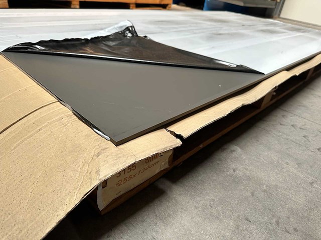 Archipan g-com 3155 antraciet uv+ hpl plaat 2550x1300x8mm - afbeelding 1 van  3