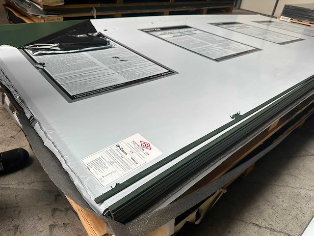 Archipan g-com 3238 donkergroen hpl plaat 3050x1300x6mm - afbeelding 4 van  5