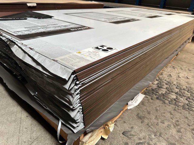 Archipan g-com 4391 cacao bubinga uv+ hpl plaat 3050x1300x6mm - afbeelding 1 van  3