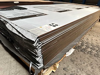 Archipan g-com 4391 cacao bubinga uv+ hpl plaat 3050x1300x6mm - afbeelding 1 van  3