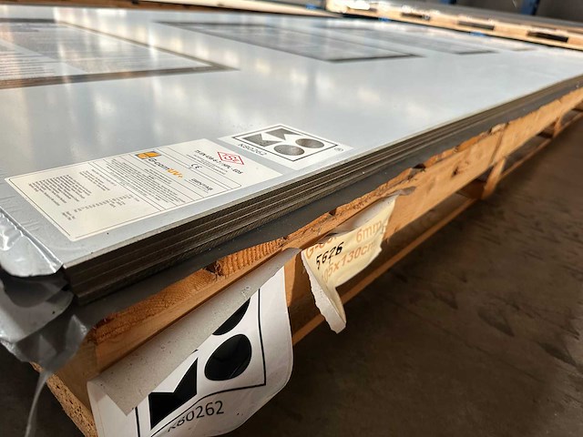Archipan g-com 5626 beton uv+ hpl plaat 3050x1300x6mm - afbeelding 1 van  3