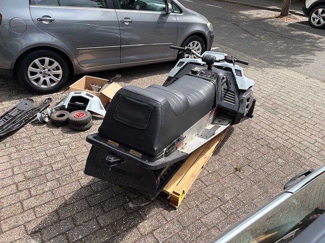 Arctic cat long-track touring/utility snowmobile sneeuwscooter - afbeelding 16 van  20
