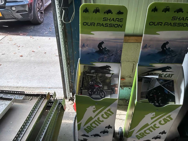 Arctic cat presentatie rek (3x) - afbeelding 2 van  3