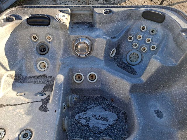Arctic spas 4 persoons jacuzzi en buitenspa - afbeelding 24 van  28