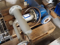 Ari - afbeelding 1 van  6