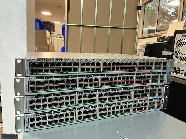 Arista 720xp-48zc2 networking - afbeelding 1 van  2