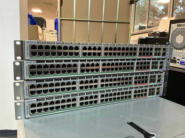Arista 720xp-48zc2 networking - afbeelding 1 van  2