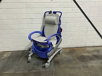 Arjo - carendo - elektrische douchestoel toiletstoel - afbeelding 1 van  6