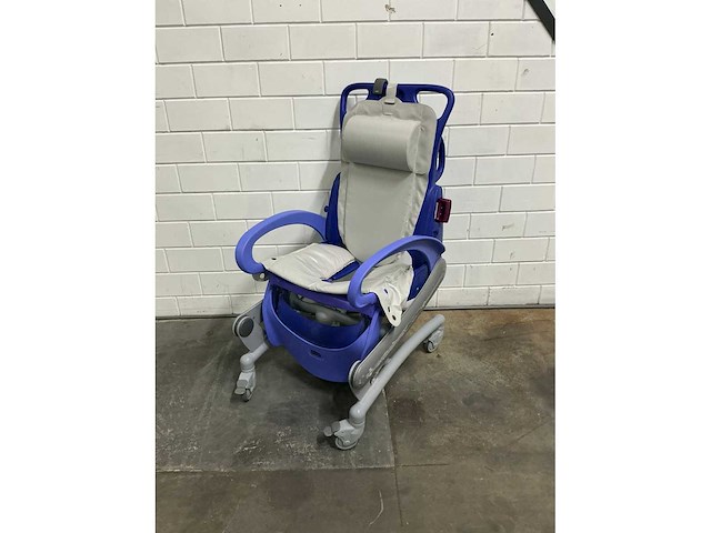 Arjo - carendo - elektrische douchestoel toiletstoel - afbeelding 2 van  6