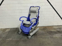 Arjo - carendo - elektrische douchestoel toiletstoel - afbeelding 1 van  4
