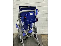 Arjo - carino - elektrische douchestoel toiletstoel - afbeelding 4 van  5