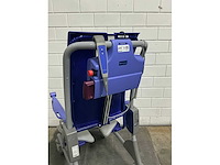 Arjo - carino - elektrische douchestoel toiletstoel - afbeelding 2 van  3
