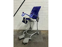 Arjo - carino - elektrische douchestoel toiletstoel - afbeelding 5 van  5