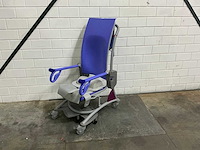 Arjo - carino - elektrische douchestoel toiletstoel - afbeelding 3 van  4