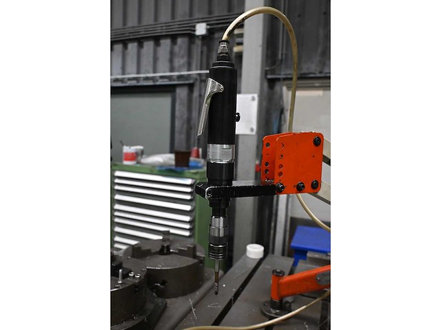 Arm-950-12 pneumatische taparm met werktafel en diverse opspanklauwen - afbeelding 3 van  14