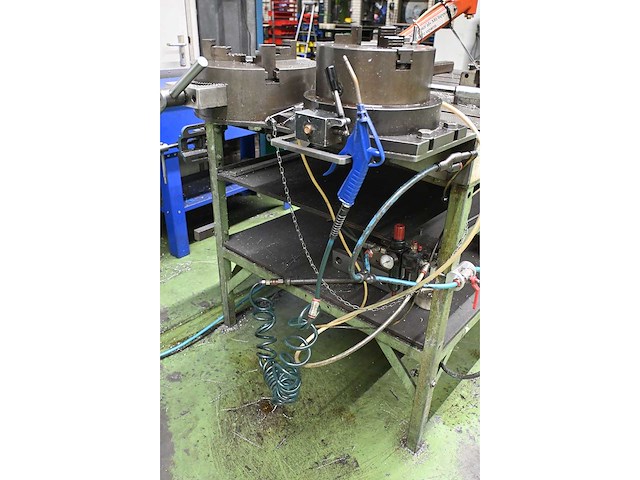 Arm-950-12 pneumatische taparm met werktafel en diverse opspanklauwen - afbeelding 6 van  14