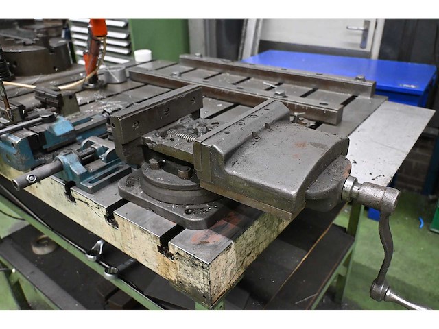 Arm-950-12 pneumatische taparm met werktafel en diverse opspanklauwen - afbeelding 9 van  14