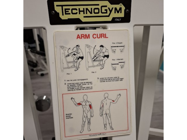 Arm curl technogym - afbeelding 7 van  12