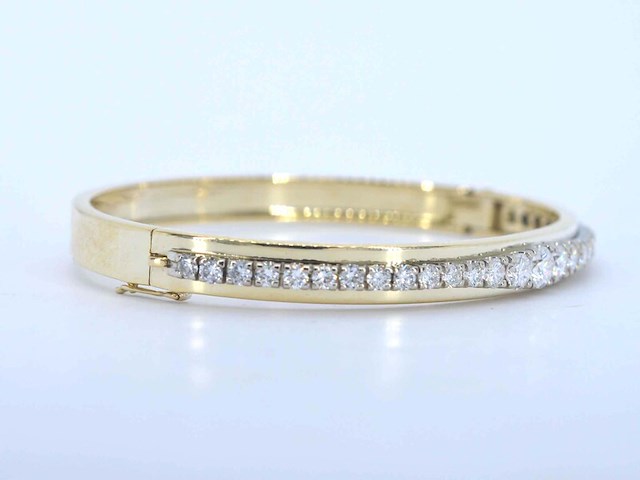 Armband bangle met natuurlijke diamanten - afbeelding 4 van  9