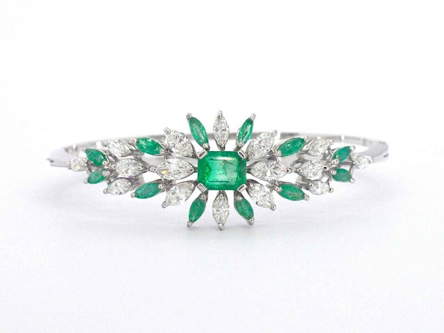 Armband met smaragden en marquise geslepen diamanten - afbeelding 7 van  10