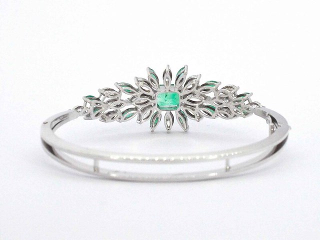 Armband met smaragden en marquise geslepen diamanten - afbeelding 8 van  10