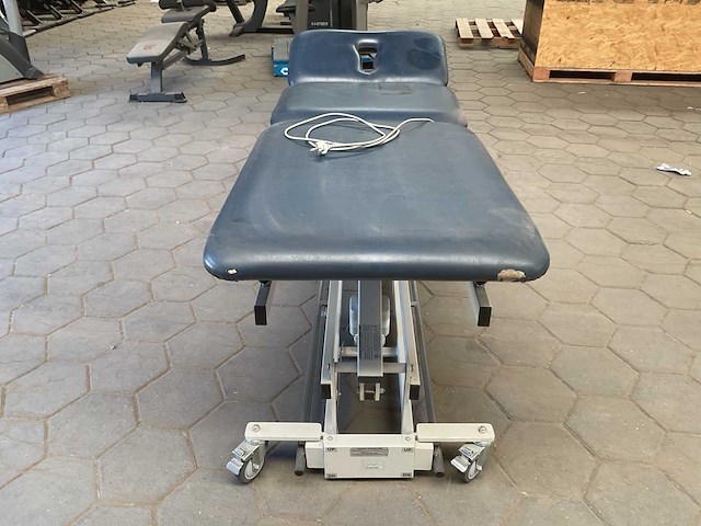Armedica manufacturing corp. amba300 performa treatment table - afbeelding 4 van  8
