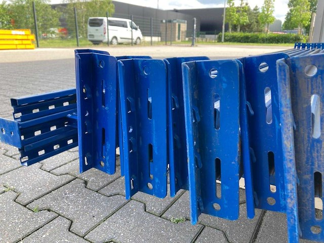 Armes - palletstelling 3x8 - afbeelding 6 van  7
