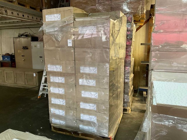 Armstrong sahara systeemplafondplaten, “180m2” - afbeelding 1 van  3