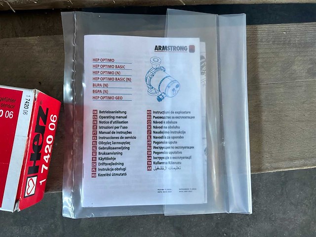 Armstrong vloerverwarming verdeler-set met pomp (4x) - afbeelding 3 van  4